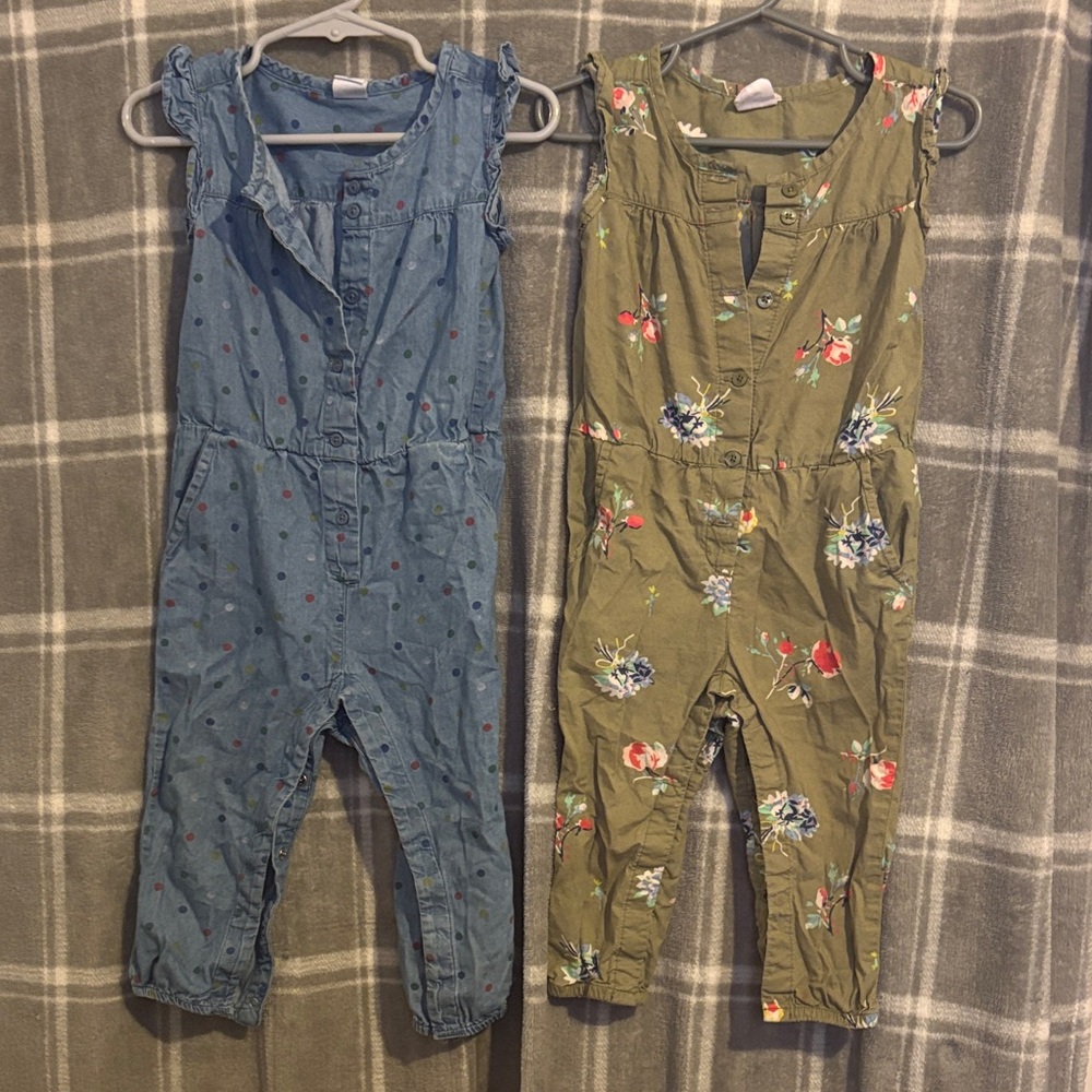 GAP Toddler Olive Green Floral Outfit